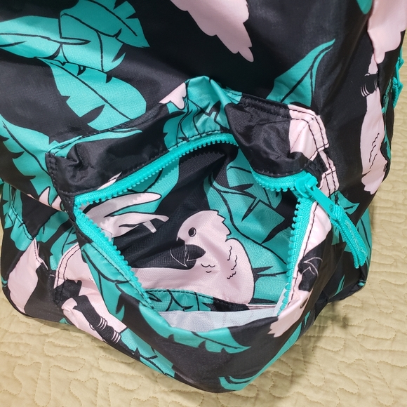 Pink Parrot backpack - Picture 6 of 9